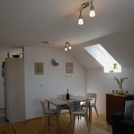 Domen's Cozy Daire *
