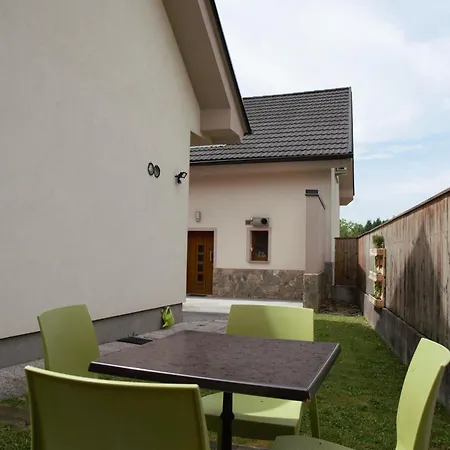 Domen's Cozy Daire
