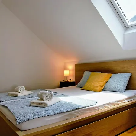 Daire Domen's Cozy Kranj