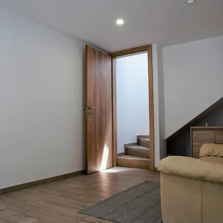 Domen's Cozy Daire