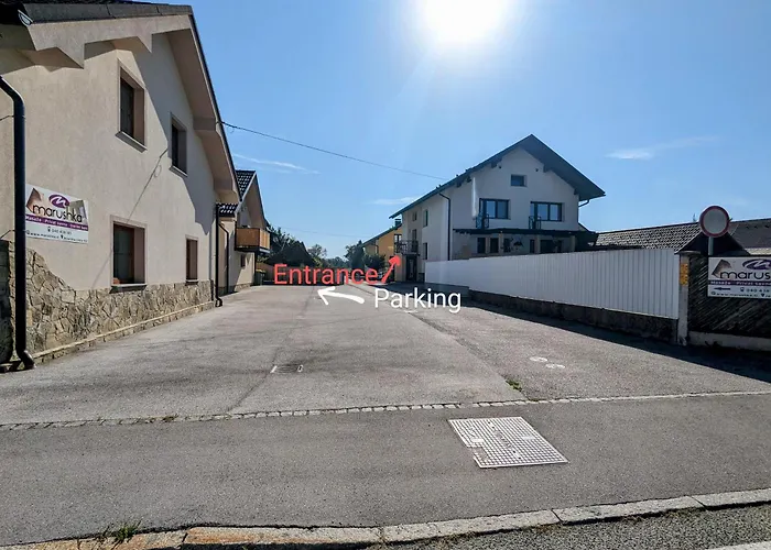 Domen's Cozy Apartment *